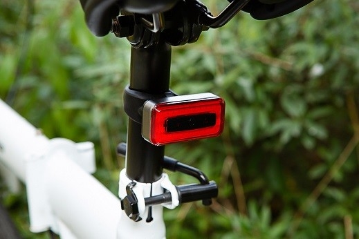 580mAh Smart Rear Bike Light COB RoHS LED Bicycle Tail Lamp Waterproof
